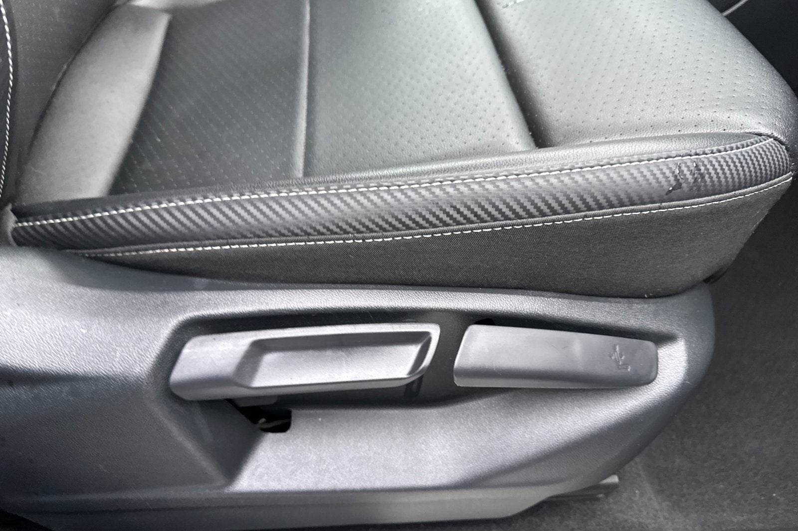 2021 Volkswagen Atlas Cross Sport 2.0T SE w/Technology