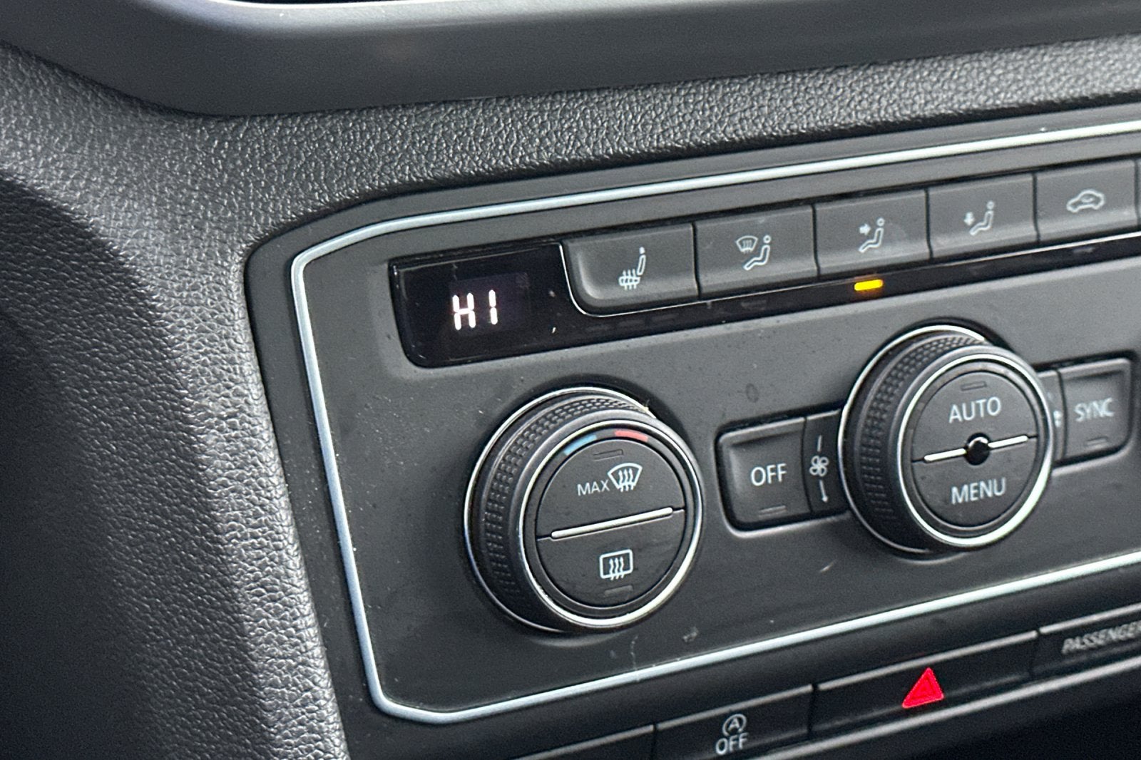 2021 Volkswagen Atlas Cross Sport 2.0T SE w/Technology