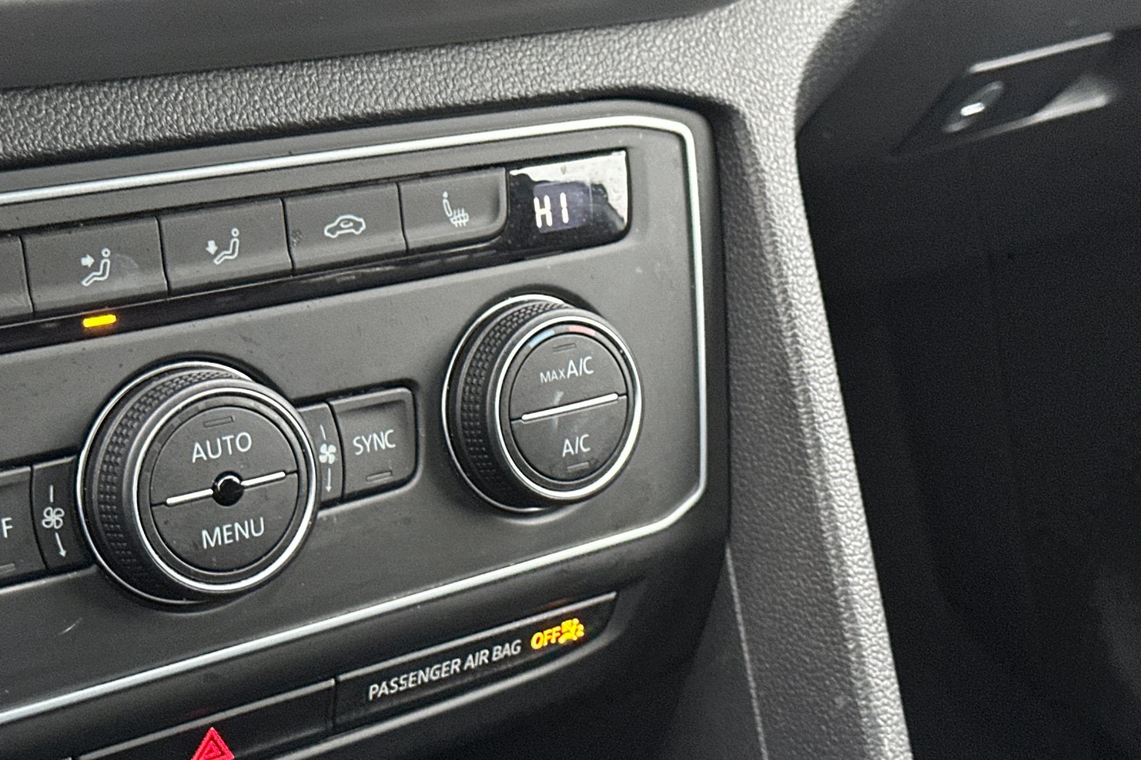 2021 Volkswagen Atlas Cross Sport 2.0T SE w/Technology