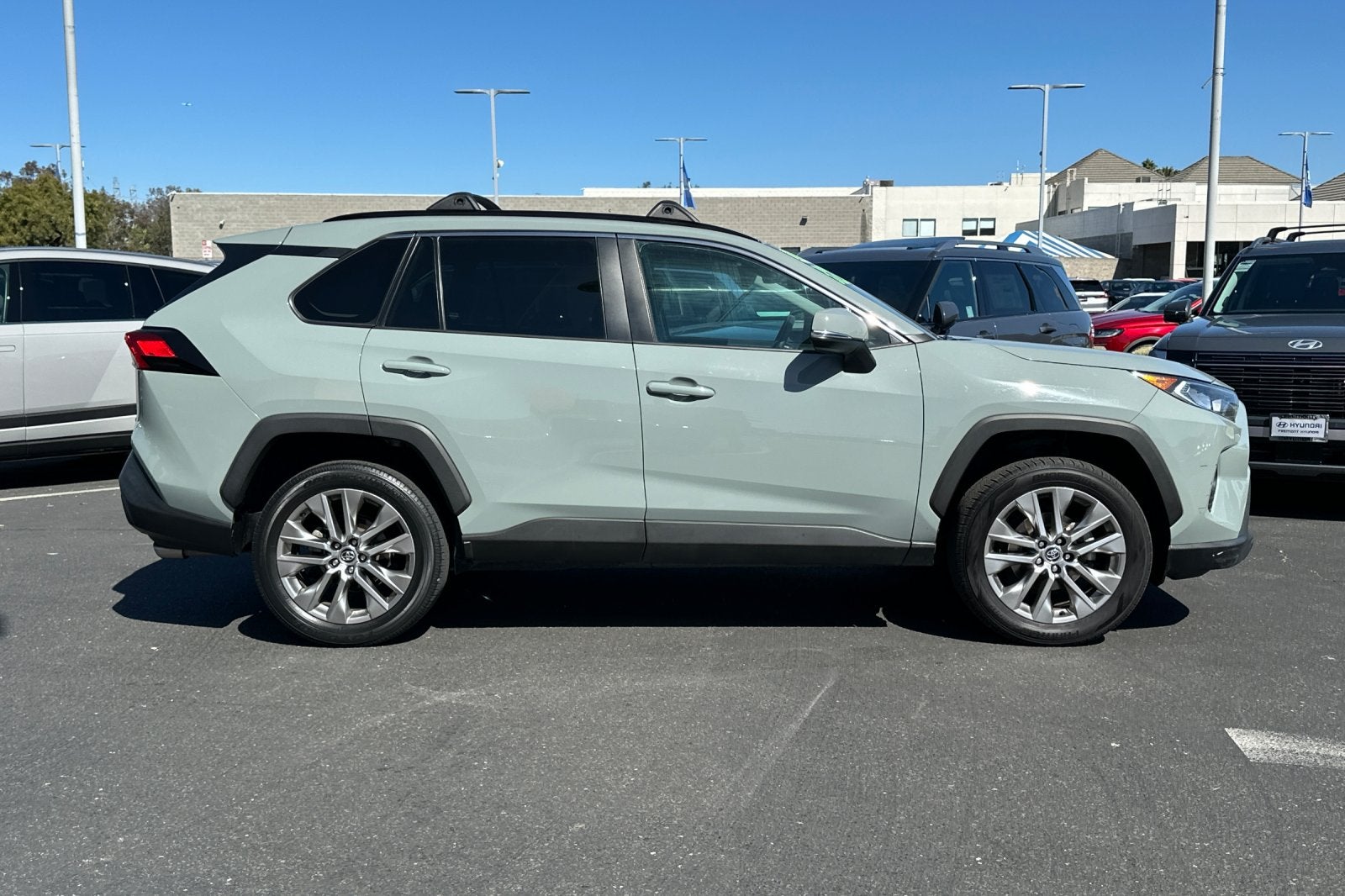 2021 Toyota RAV4 XLE Premium