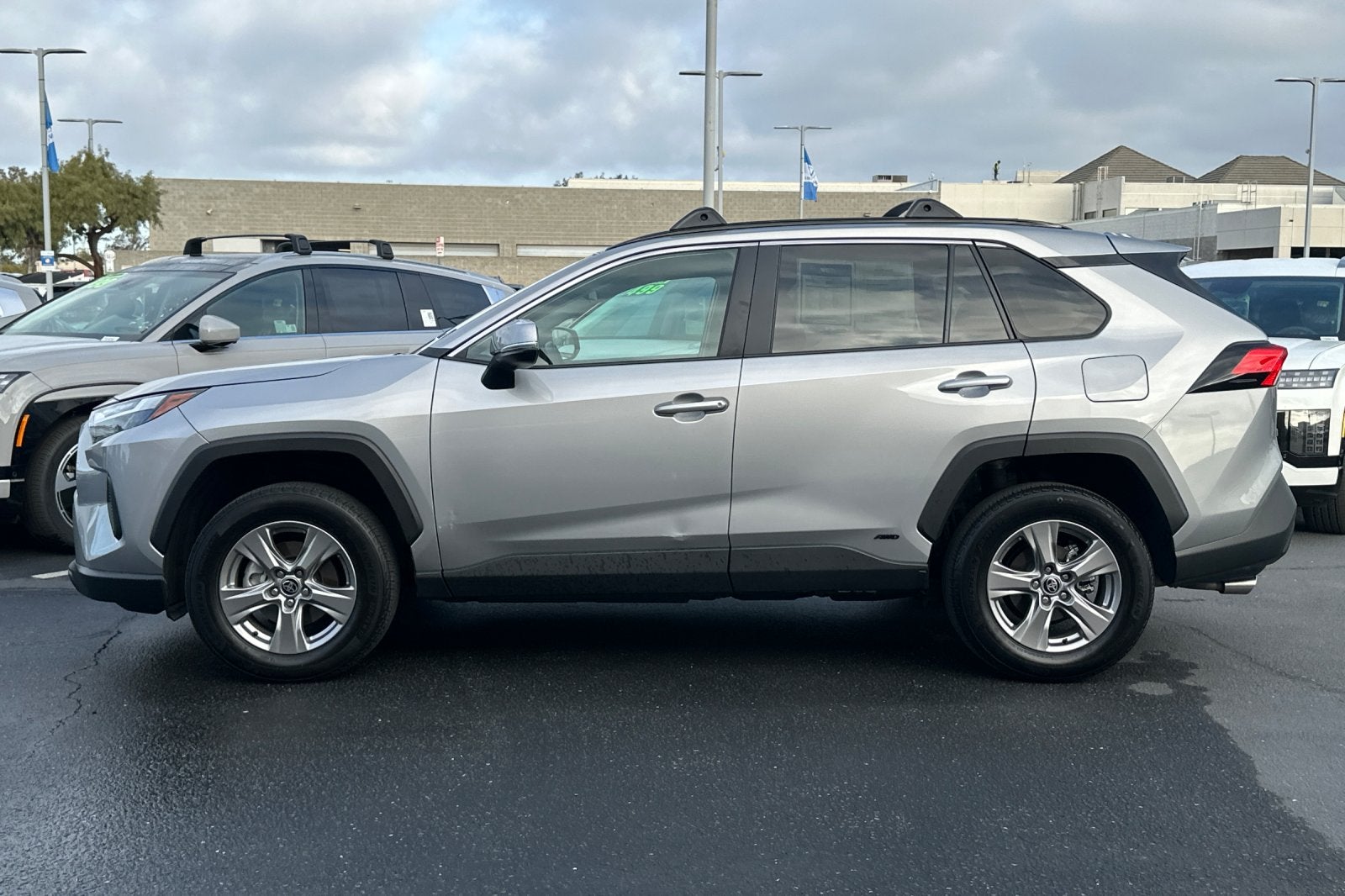 2025 Toyota RAV4 Hybrid LE