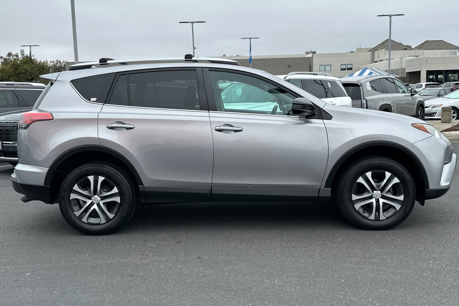 2016 Toyota RAV4 LE