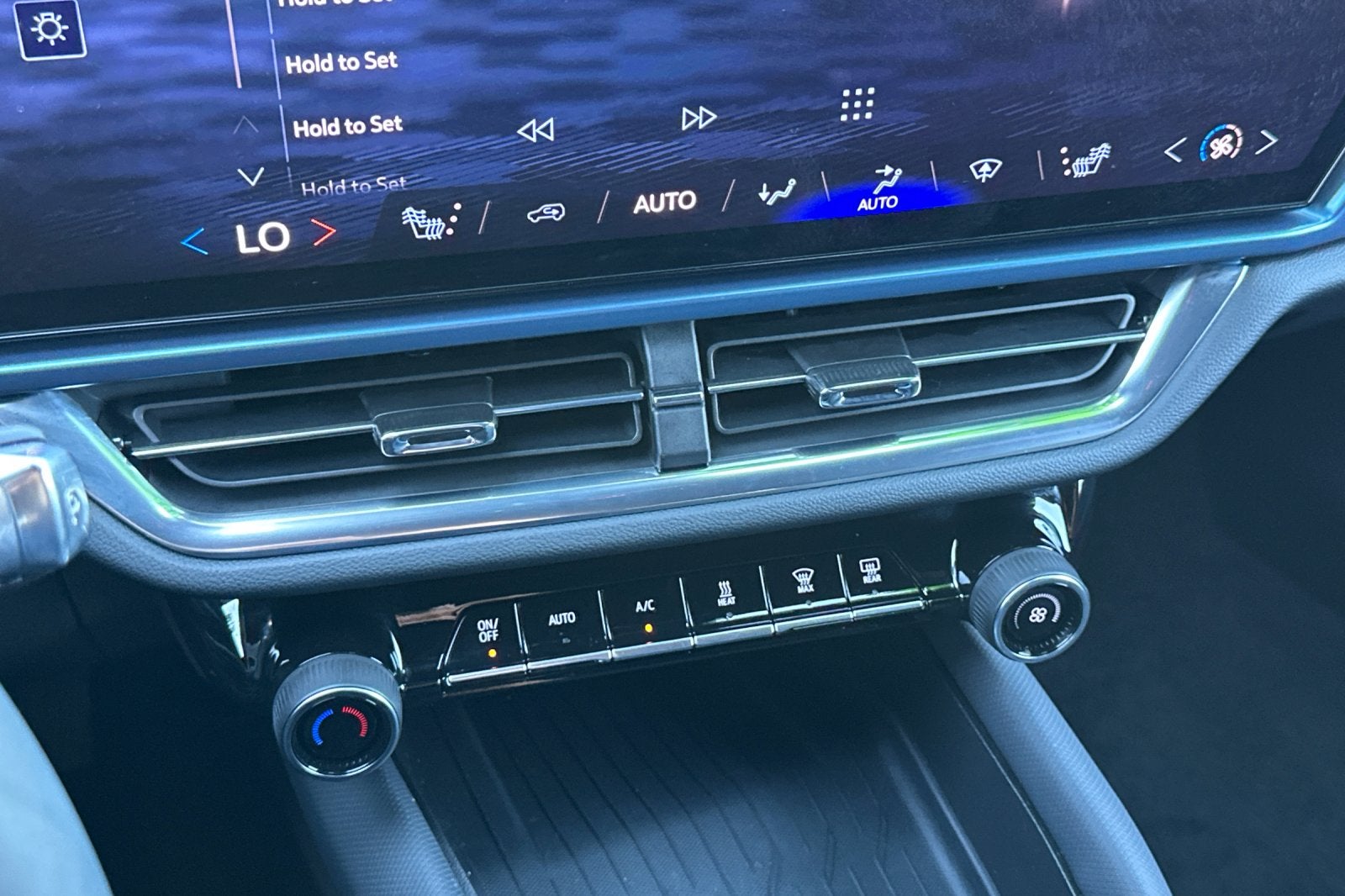 2024 Chevrolet Equinox EV LT