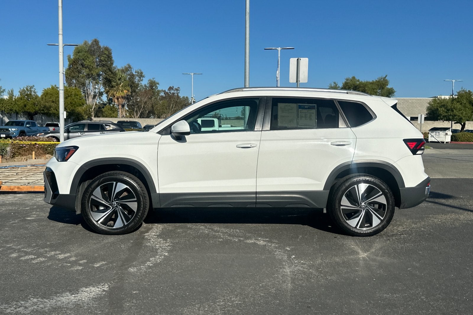 2025 Volkswagen Taos 1.5T SE