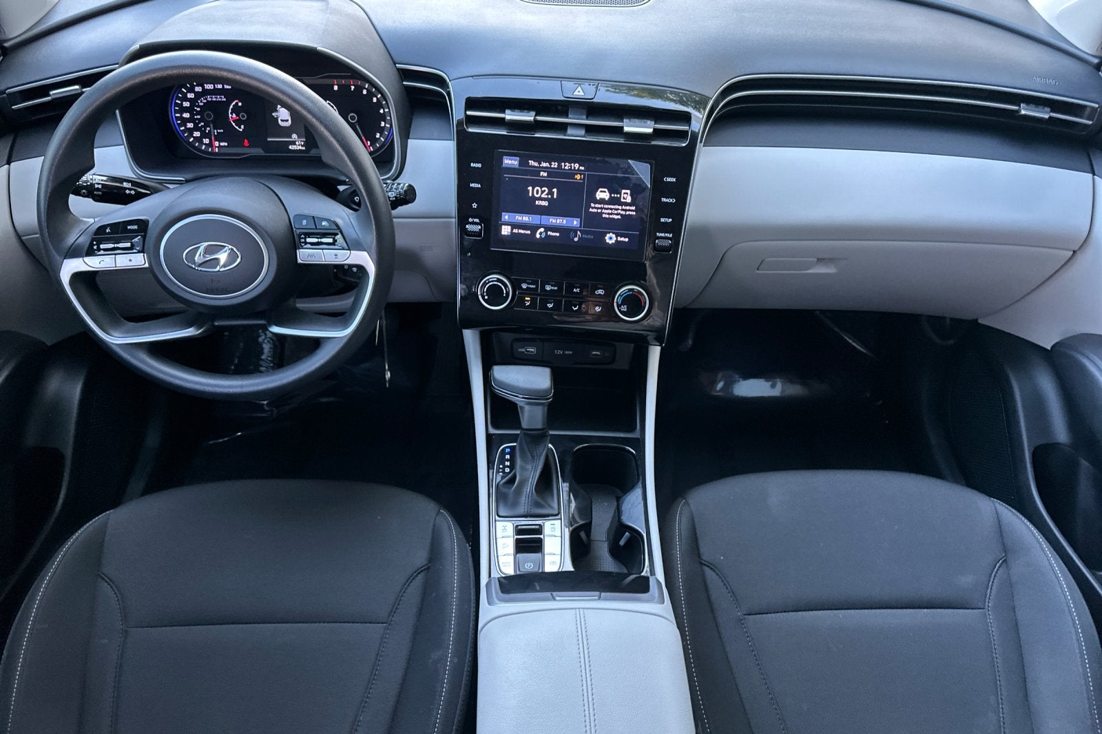 2023 Hyundai TUCSON SE