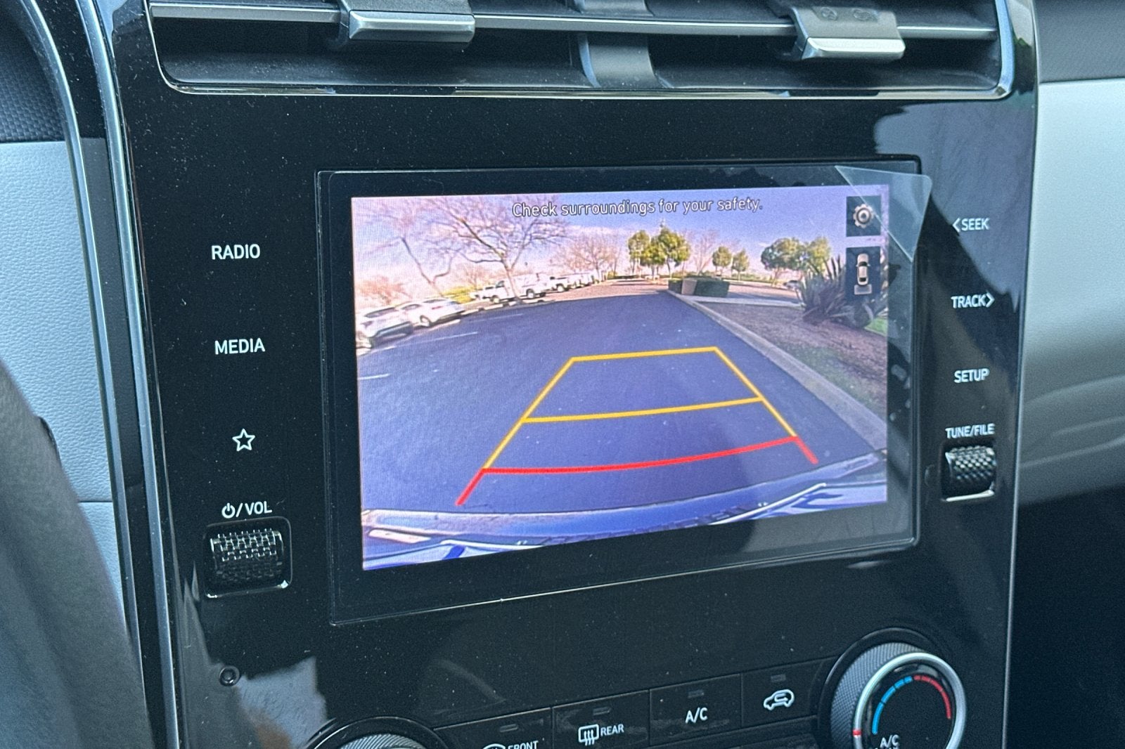 2023 Hyundai TUCSON SE