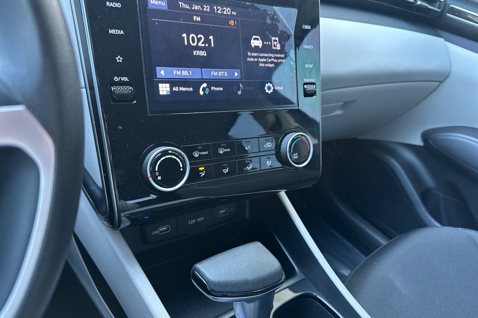 2023 Hyundai TUCSON SE