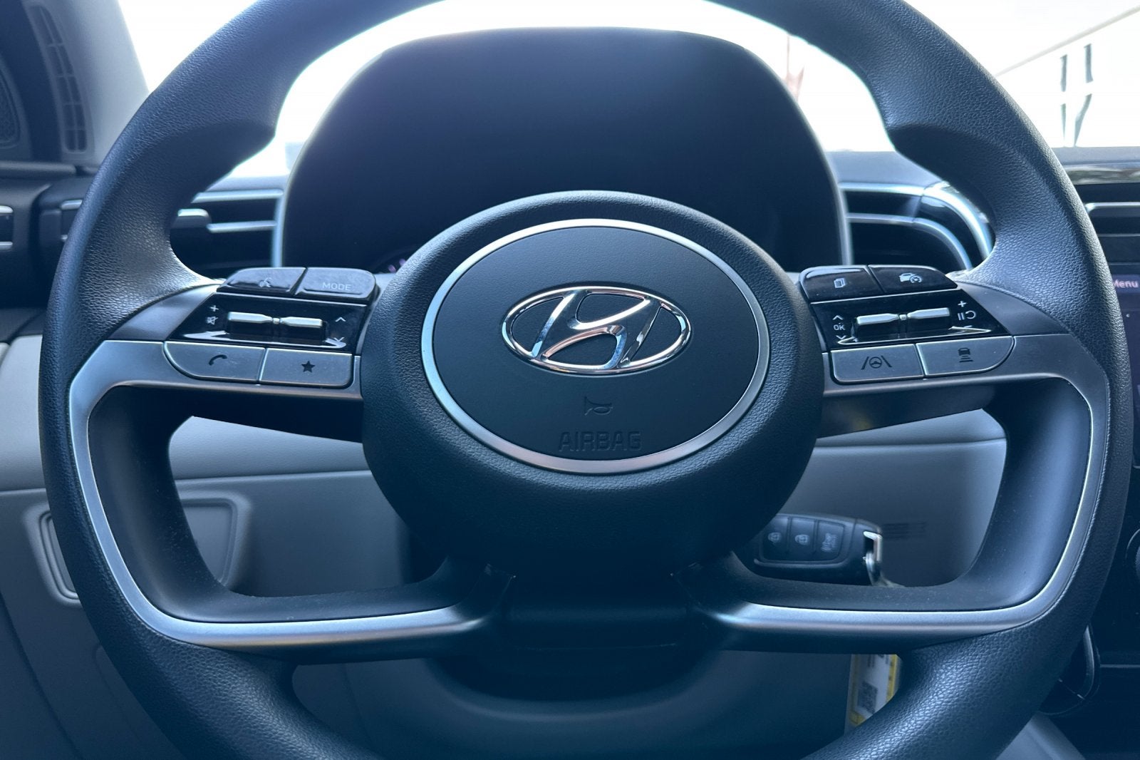 2023 Hyundai TUCSON SE