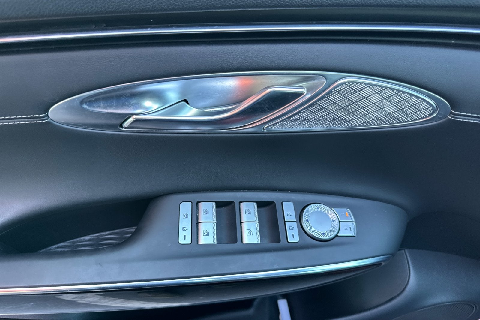2025 Genesis GV70 2.5T