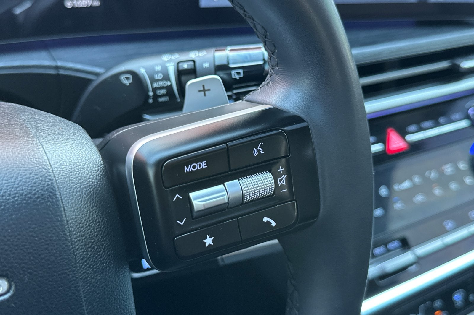 2024 Hyundai SANTA FE HYBRID Limited