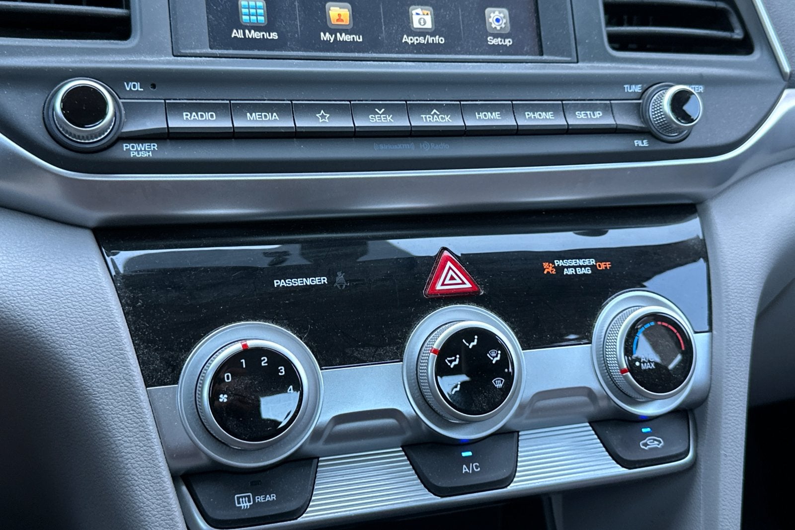 2019 Hyundai ELANTRA SEL