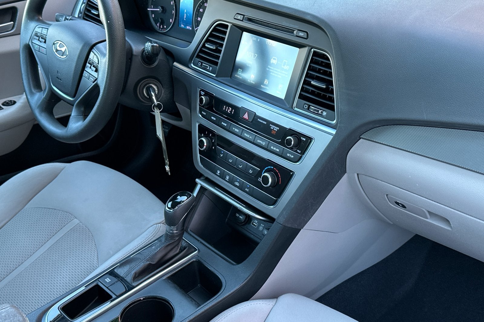 2016 Hyundai SONATA SE