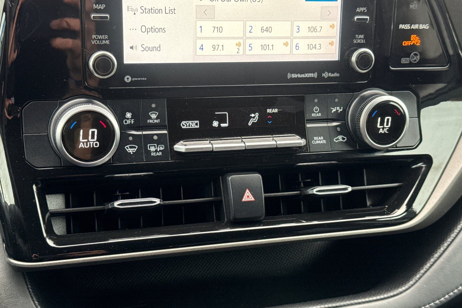 2021 Toyota Highlander Hybrid LE