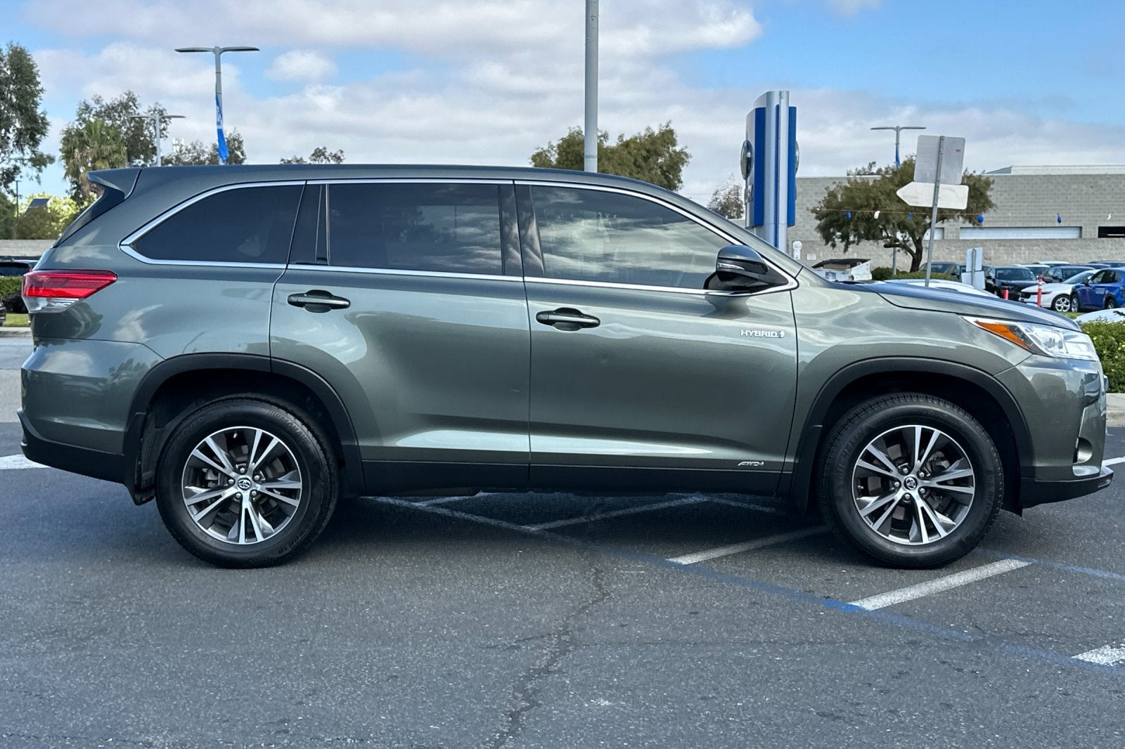 2019 Toyota Highlander Hybrid LE
