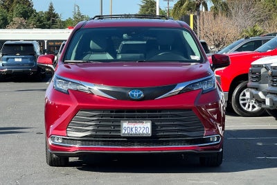 2022 Toyota Sienna XLE