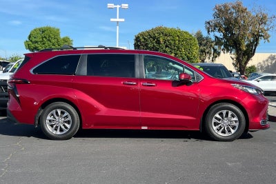 2022 Toyota Sienna XLE