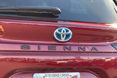 2022 Toyota Sienna XLE