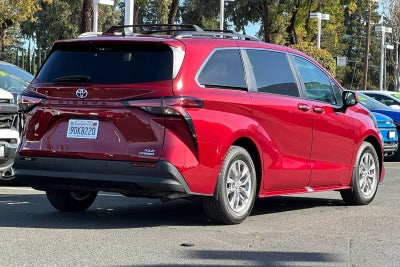 2022 Toyota Sienna XLE