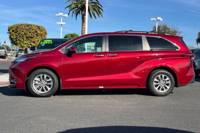 2022 Toyota Sienna XLE