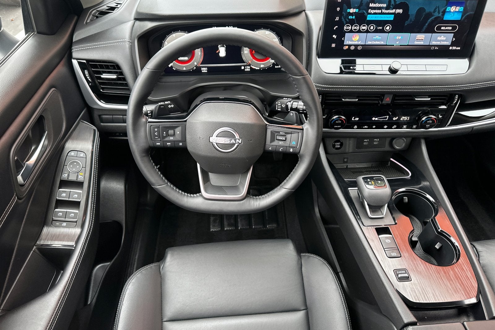 2025 Nissan Rogue SL