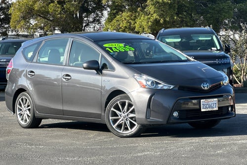 2016 Toyota Prius v Five