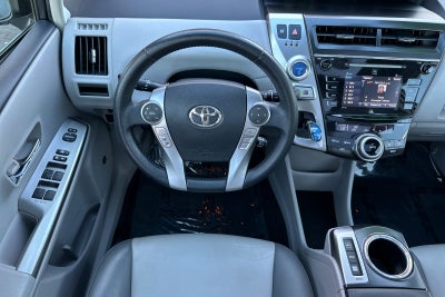 2016 Toyota Prius v Five