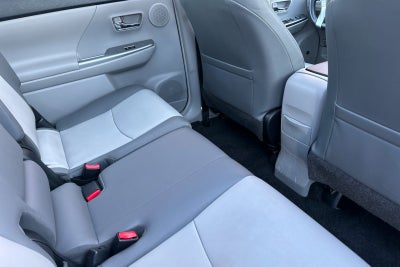 2016 Toyota Prius v Five