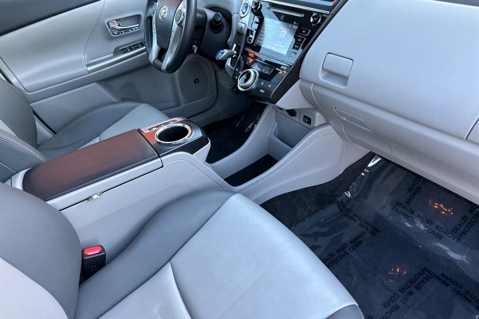 2016 Toyota Prius v Five