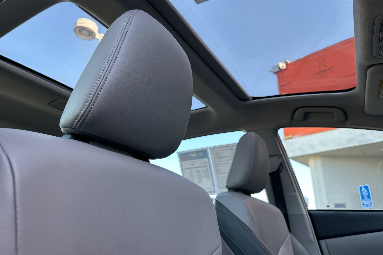 2016 Toyota Prius v Five