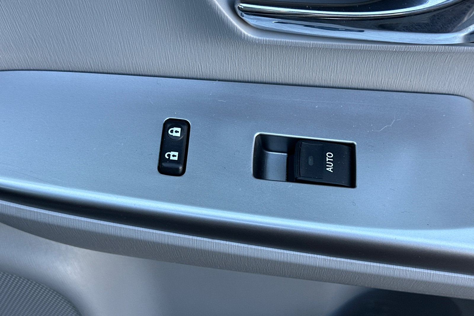 2016 Toyota Prius v Five