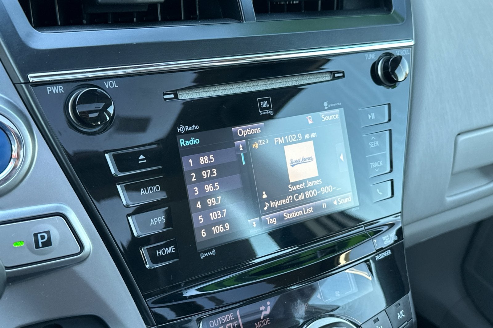 2016 Toyota Prius v Five
