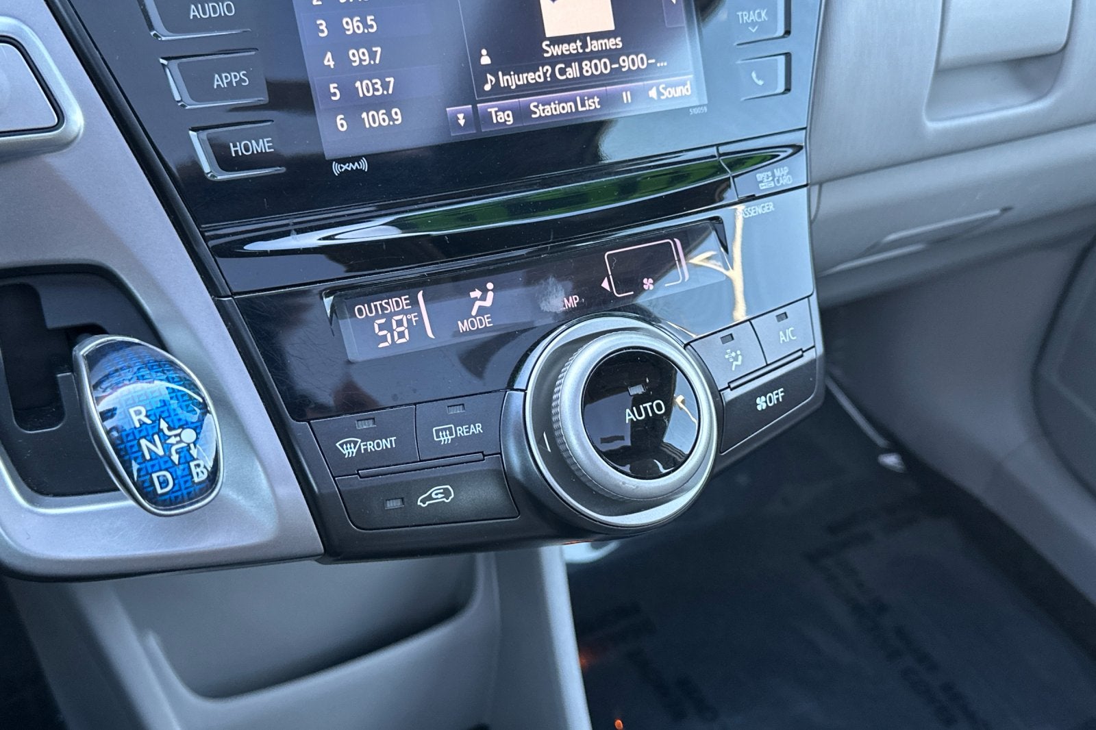 2016 Toyota Prius v Five
