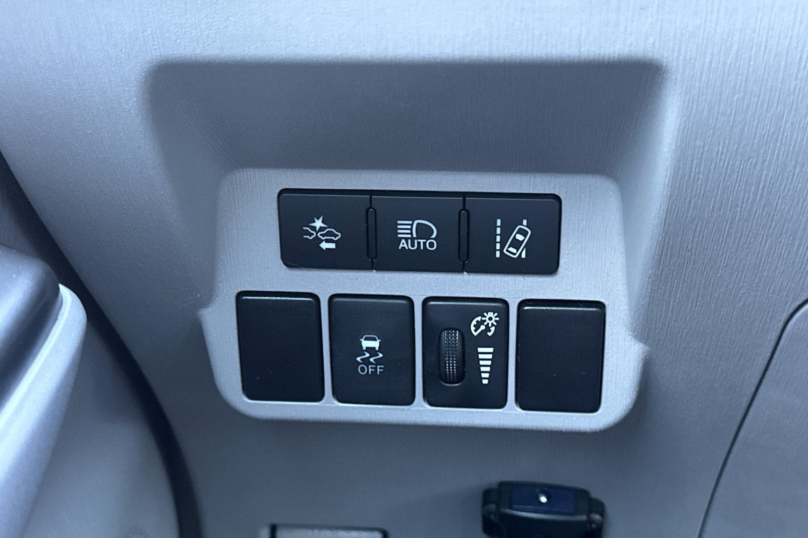 2016 Toyota Prius v Five