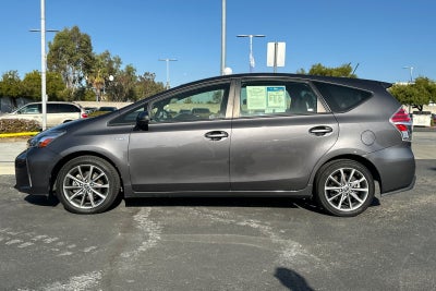 2016 Toyota Prius v Five