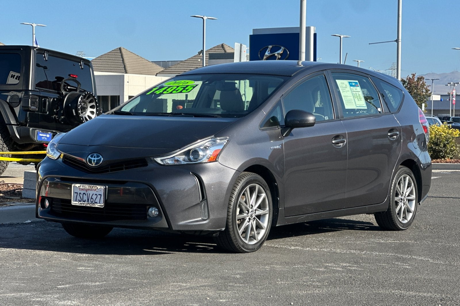 2016 Toyota Prius v Five