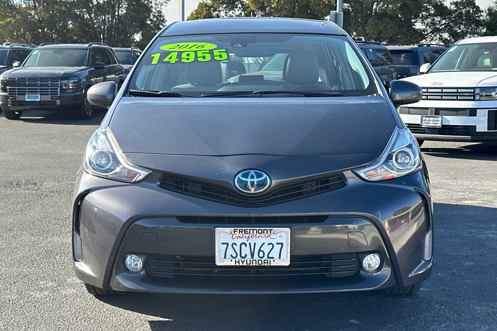 2016 Toyota Prius v Five