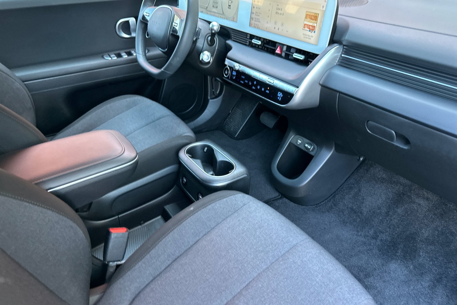 2024 Hyundai IONIQ 5 SE Standard Range