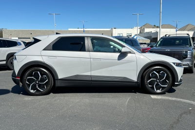 2024 Hyundai IONIQ 5 SE Standard Range