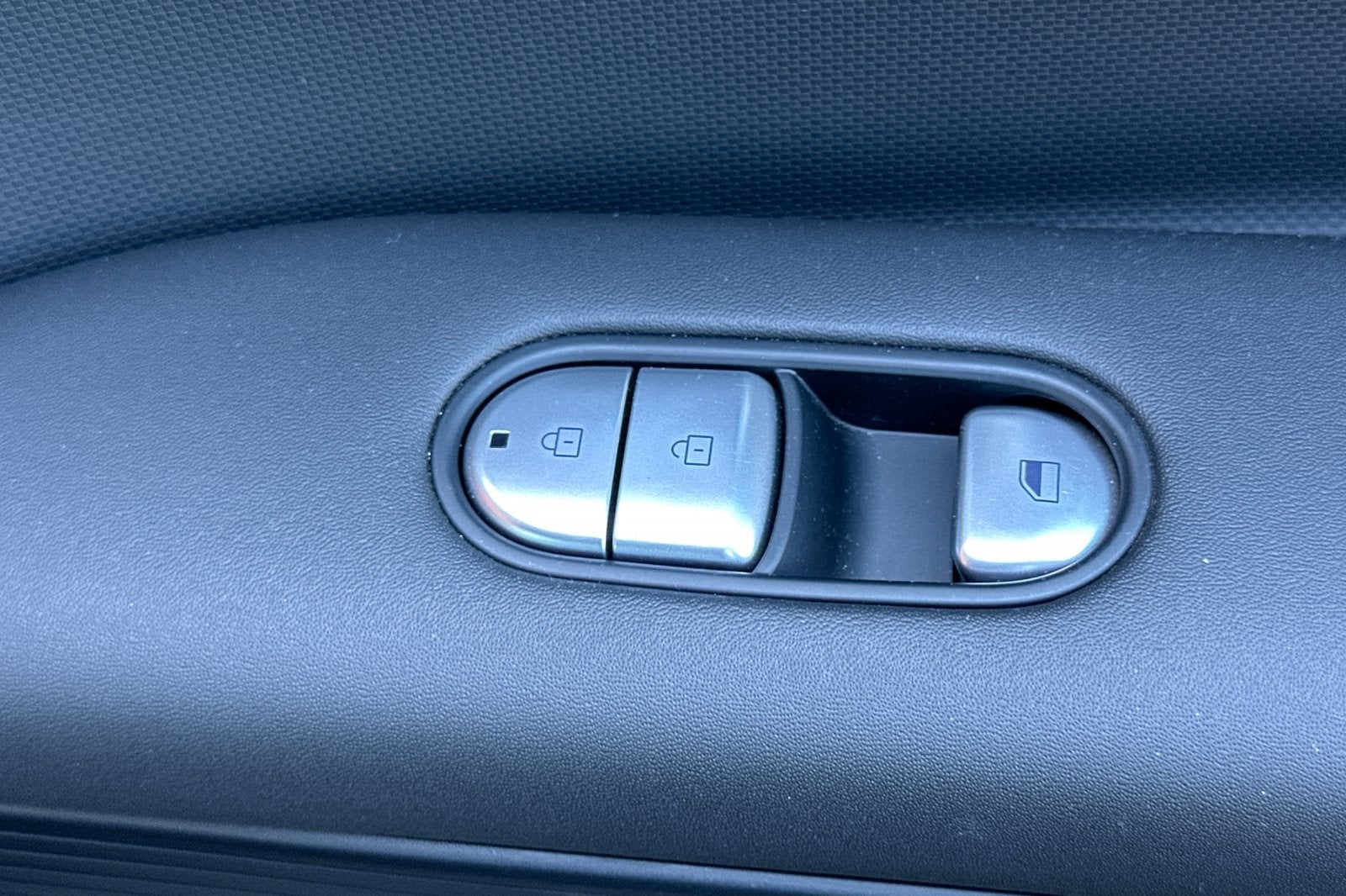 2024 Hyundai IONIQ 5 SE Standard Range