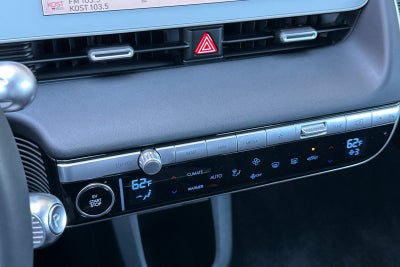 2024 Hyundai IONIQ 5 SE Standard Range