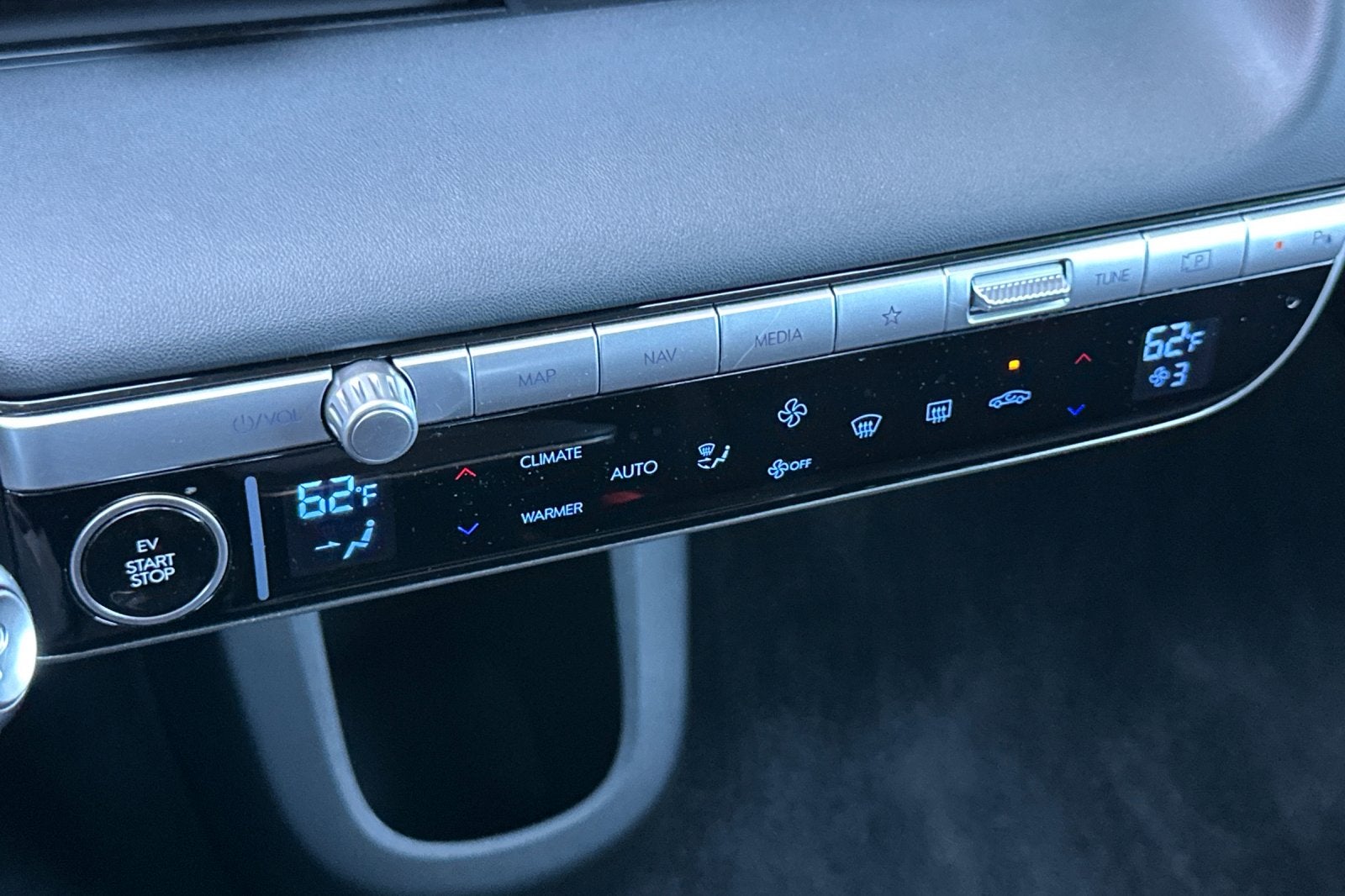 2024 Hyundai IONIQ 5 SE Standard Range