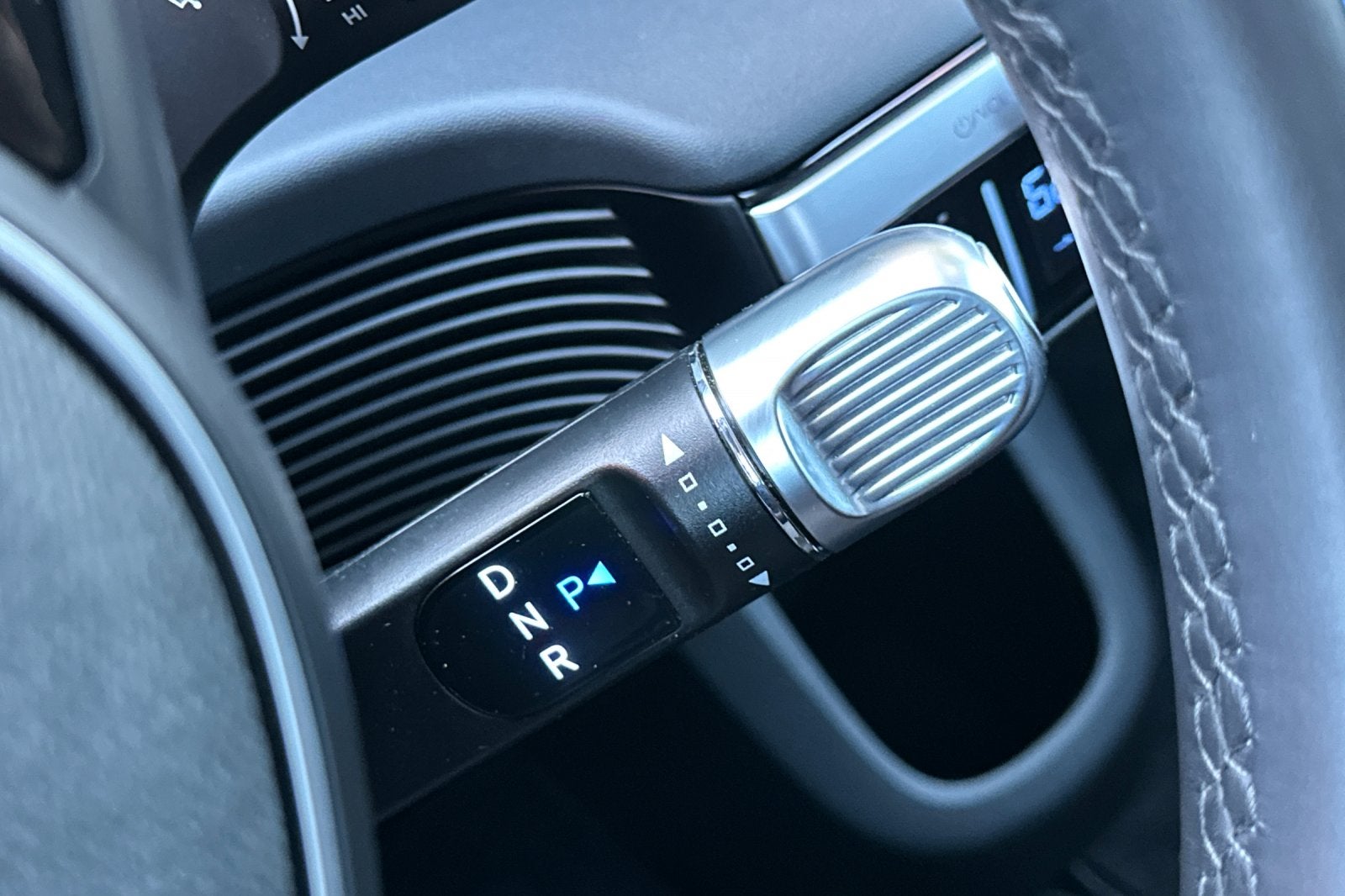 2024 Hyundai IONIQ 5 SE Standard Range