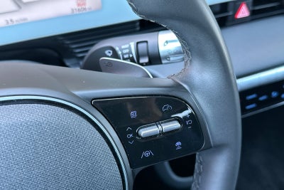 2024 Hyundai IONIQ 5 SE Standard Range