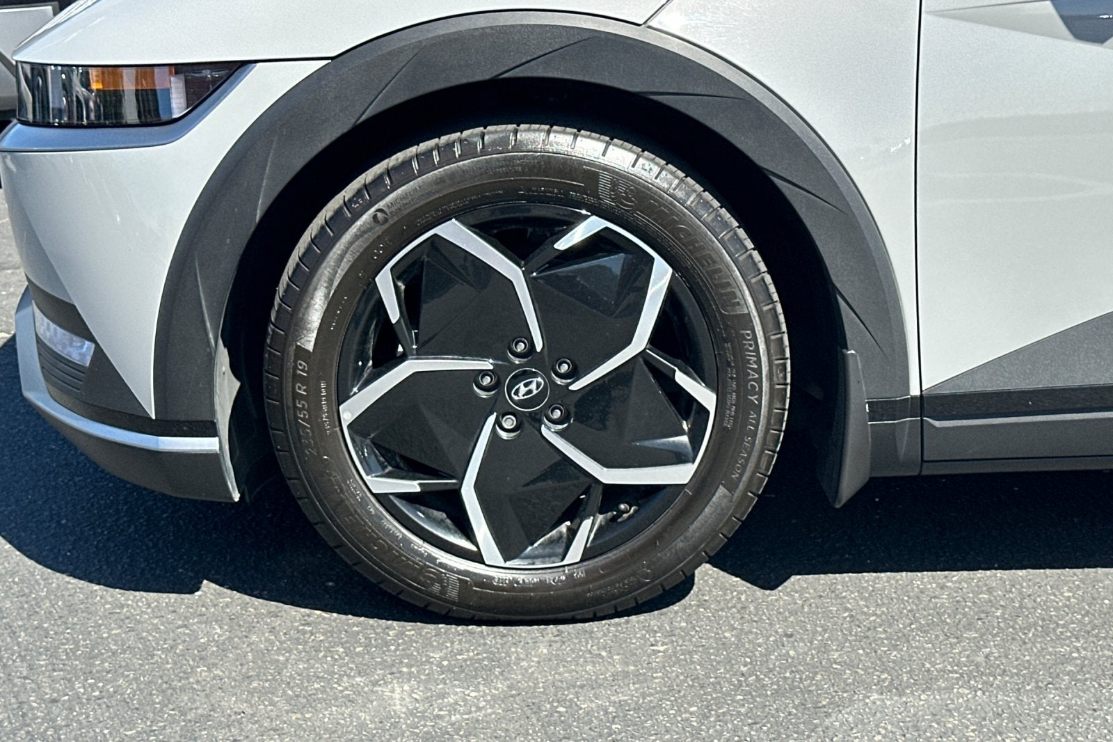 2024 Hyundai IONIQ 5 SE Standard Range