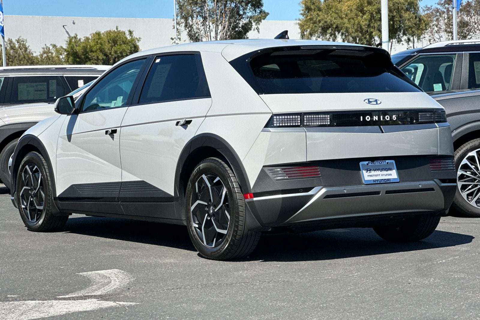 2024 Hyundai IONIQ 5 SE Standard Range