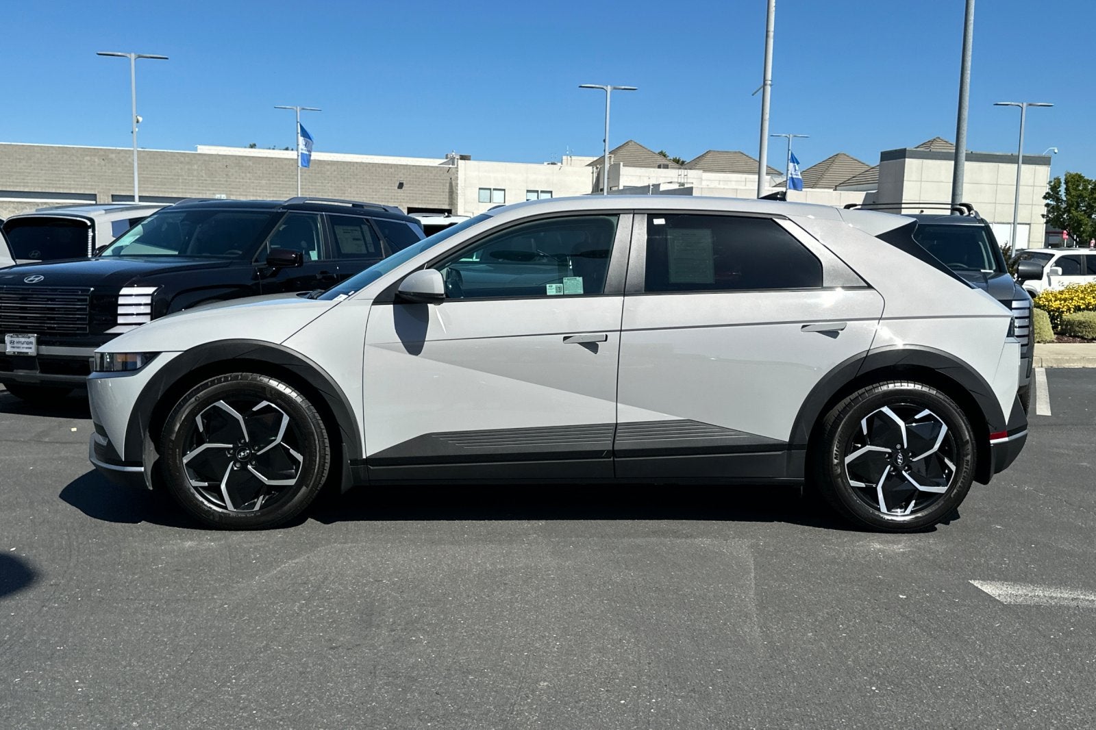 2024 Hyundai IONIQ 5 SE Standard Range