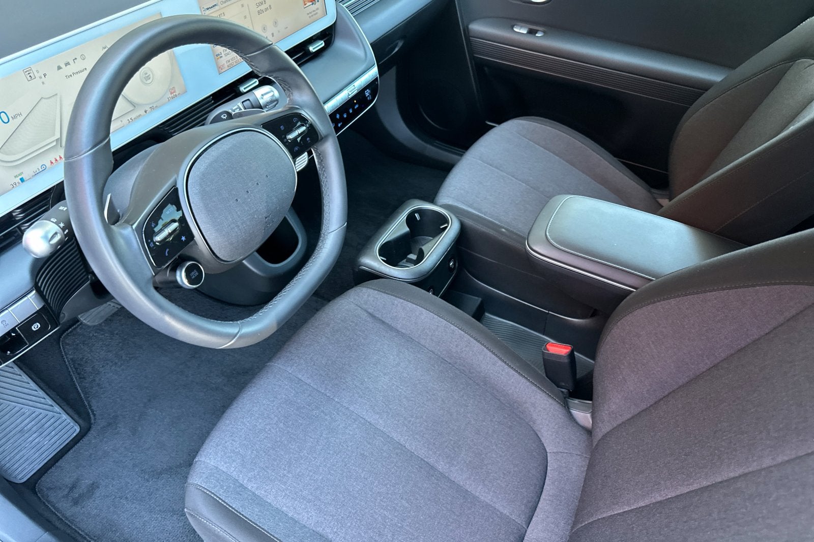 2024 Hyundai IONIQ 5 SE Standard Range