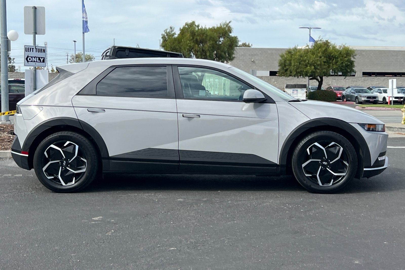 2024 Hyundai IONIQ 5 SEL