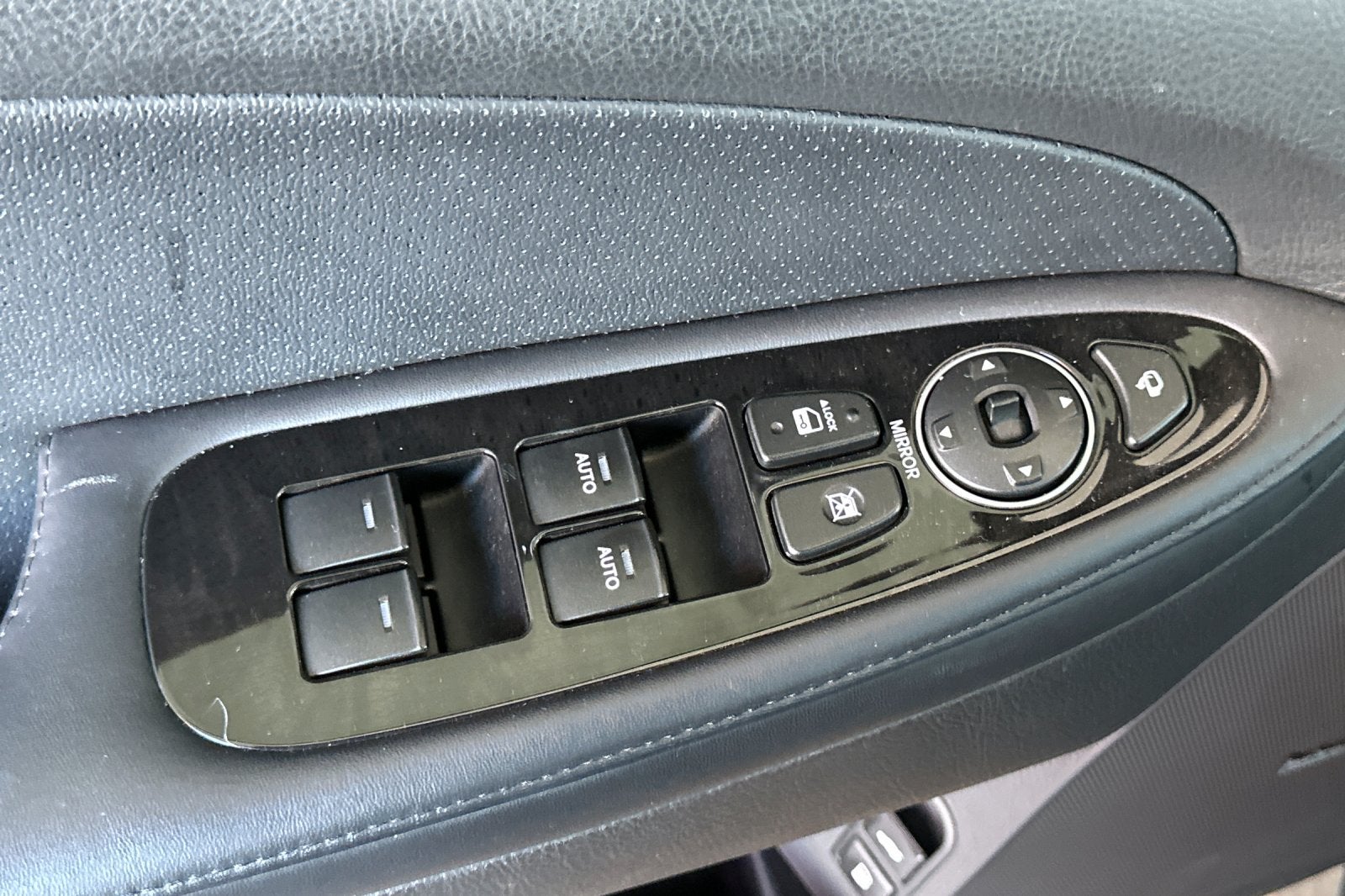 2014 Hyundai GENESIS 3.8 Premium Package