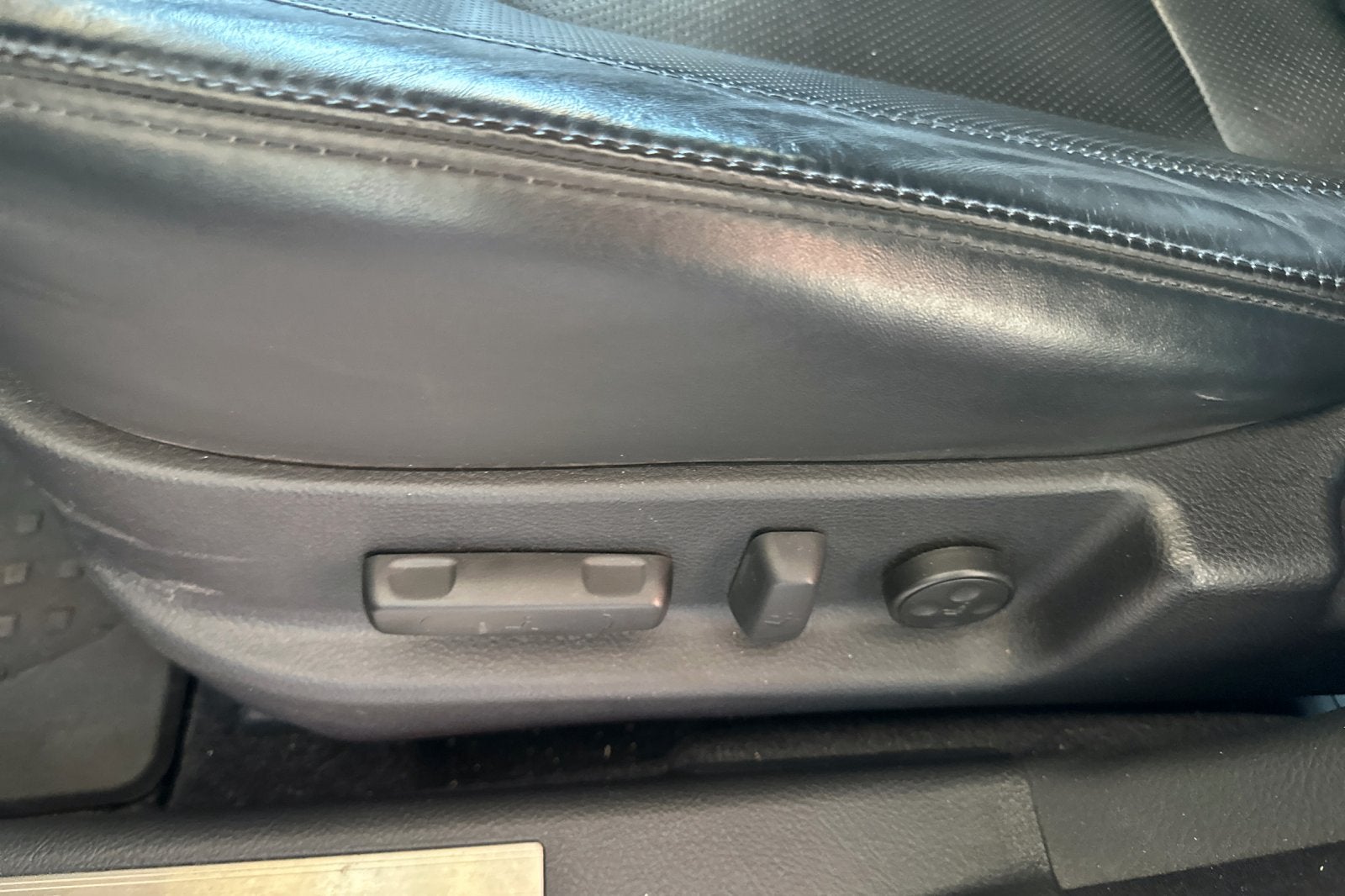 2014 Hyundai GENESIS 3.8 Premium Package